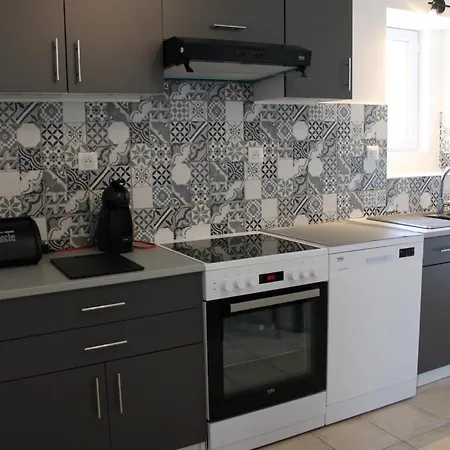 Maison Au Calme Avec Grand Jardin Et Confort En Charente Limousine - Fr-1-653-133 * Oradour-Fanais