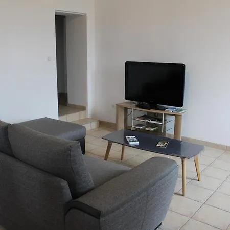 펜션 Maison Au Calme Avec Grand Jardin Et Confort En Charente Limousine - Fr-1-653-133
