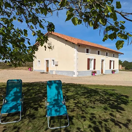 펜션 Maison Au Calme Avec Grand Jardin Et Confort En Charente Limousine - Fr-1-653-133