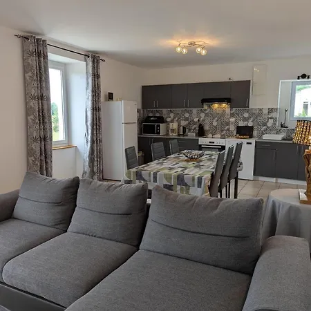 Maison Au Calme Avec Grand Jardin Et Confort En Charente Limousine - Fr-1-653-133