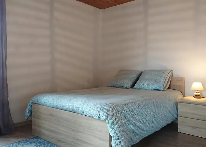 Maison Au Calme Avec Grand Jardin Et Confort En Charente Limousine - Fr-1-653-133 度假居