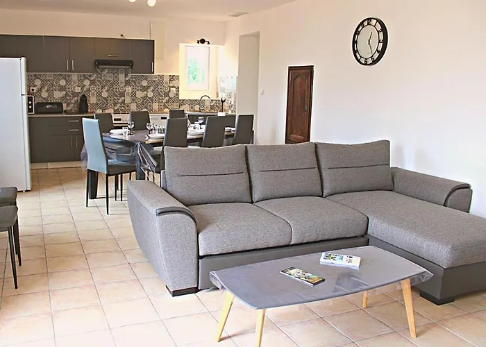 Maison Au Calme Avec Grand Jardin Et Confort En Charente Limousine - Fr-1-653-133 度假居 Oradour-Fanais